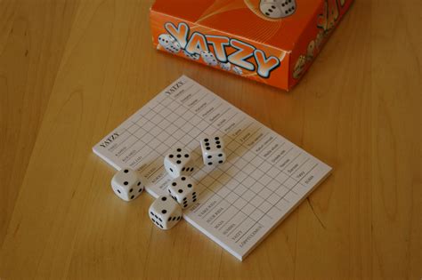 Yatzy säännöt .